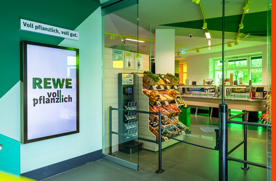 REWE eröffnet ersten voll pflanzlichen Supermarkt